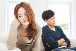 床が汚れていると恋が長続きしない！　恋人との別れを招くNG風水
