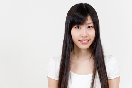 【NG風水】髪が真っ黒ストレートの人は、面倒な恋にはまってしまいがち！