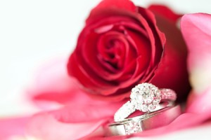 恋愛運アップは宝石、結婚運は桜の風景! 風水師オススメ3月の開運壁紙