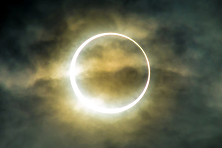 4月29日の日食は、自分自身に変化を起こし、生まれ変わるチャンス！