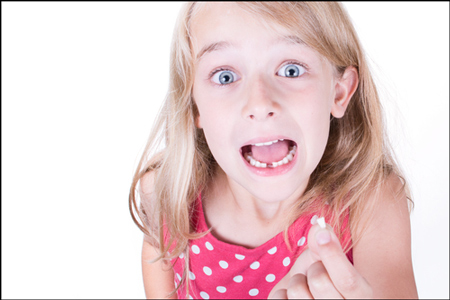 【夢占い】歯が欠ける夢は現実逃避の暗示！　歯の夢があらわす心の不安