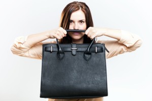 【らくらく風水】黒のカバンを持つとボーナスアップ!!