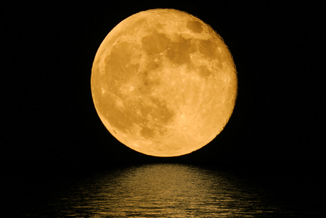 8月11日水瓶座満月はスーパームーン！　古い自分を手放し、楽しい自分に生まれ変われる日