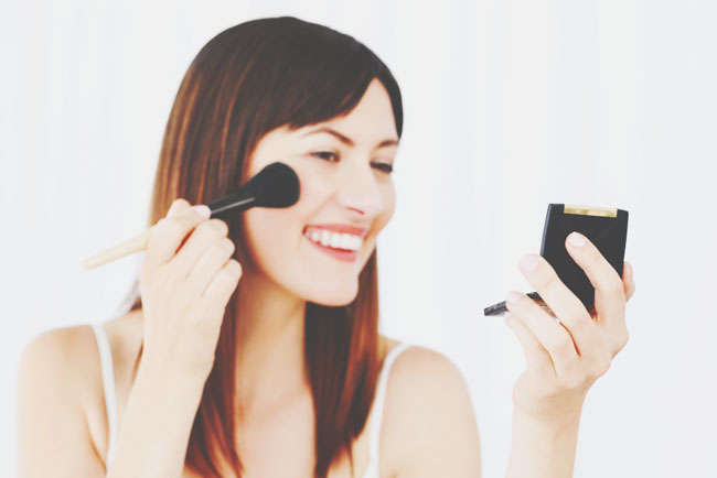 幸運顔になれるメイク術　ハイライトはマスト、眉は三日月型が幸せを運んでくる！