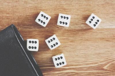 ゾロ目が教える宇宙からのメッセージ「777」は勇気を持つ時、「999」は終わりの時