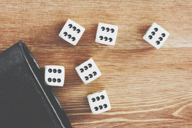 ゾロ目が教える宇宙からのメッセージ「777」は勇気を持つ時、「999」は終わりの時