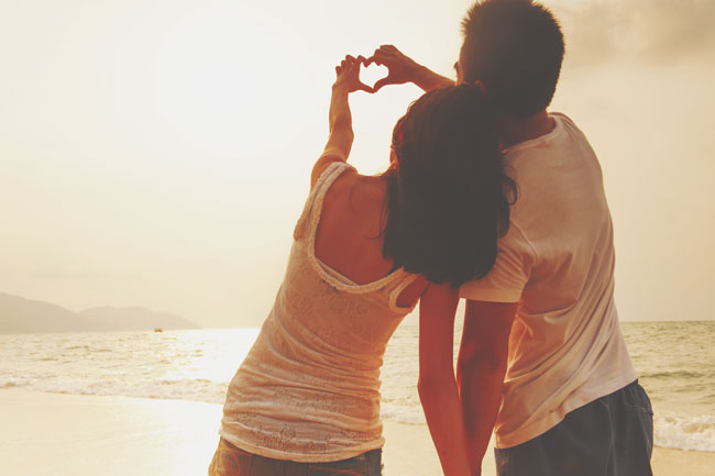 【12星座カップル事典】山羊座×蠍座は運命の絆を結ぶ古風なカップル