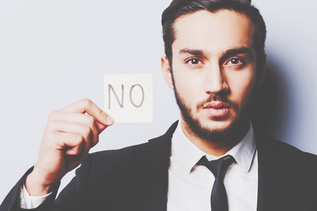 男性が嫌う女性のしぐさ4選　なんでも我慢する女は恋愛対象外!?