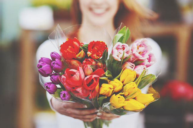 【心理テスト】もらった花束は何色？　答えでわかる人付き合いが疲れる理由