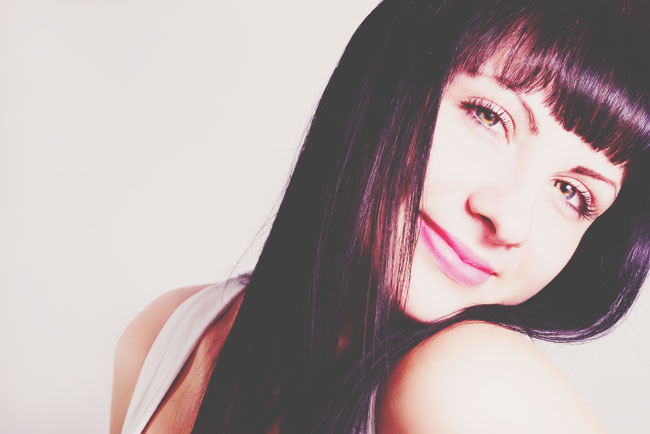 12星座【好印象ファッション】牡牛座はアイロンのきいた白シャツ、蠍座はピンクのリップ！