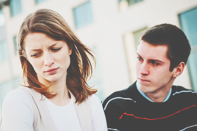 12星座【人見知り】ランキング　 蠍座は接し方がわからず、ぶっきらぼうな態度に