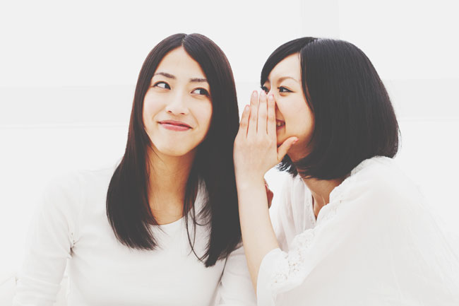 【カラー診断】赤、黄、ピンク、青、黒……化粧ポーチの色でわかる同性が抱くあなたの印象