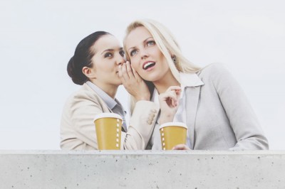 12星座【側近女子】ランキング　お局様にリークするのは○○座！