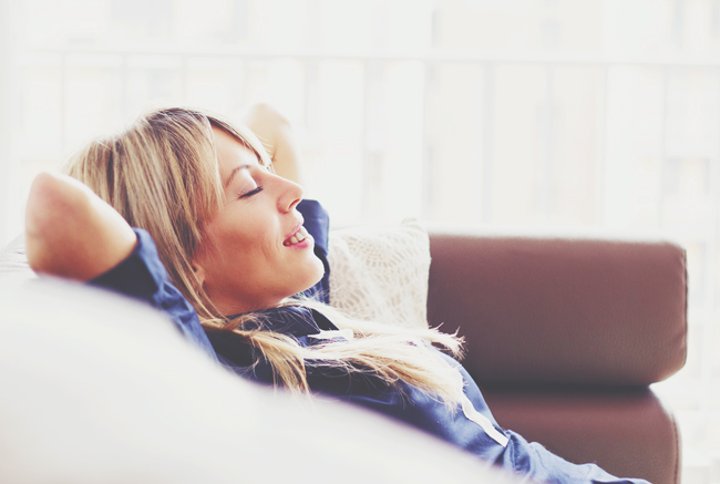 【心理テスト】休日の過ごし方でわかる、現実逃避したいときの行動