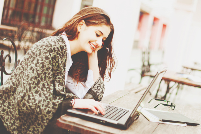 12星座【片づけ上手】ランキング　水瓶座は紙の資料＆写真はすべてデータ化！