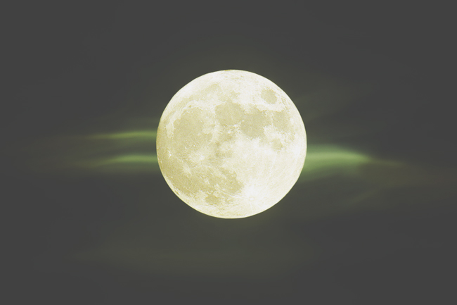 7月2日は山羊座の満月　やる気のない自分を手放して、大きな目標へ進んでみよう！