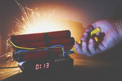 【心理テスト】時限爆弾コード、何色を切る？