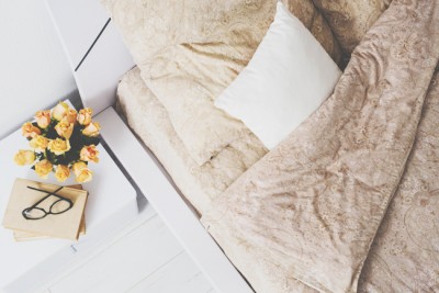 【お掃除風水】寝室の枕元を整頓して恋愛運アップ！