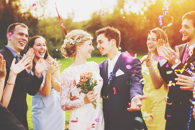 運命線で見る「結婚or仕事向き」手首から中指へ縦線がない人は結婚が幸せ！