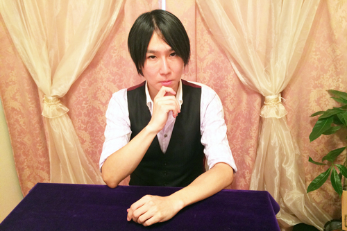 路上占い師から占い館オーナーに！　ニュータイプ占い師・脇田尚揮が挑戦する“占い新時代”