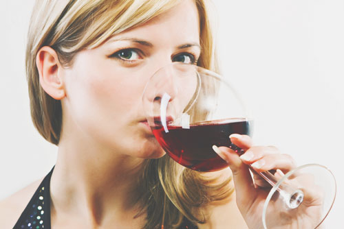 【心理テスト】ボジョレー・ヌーボー、おつまみは何？　答えでわかる恋の失敗パターン