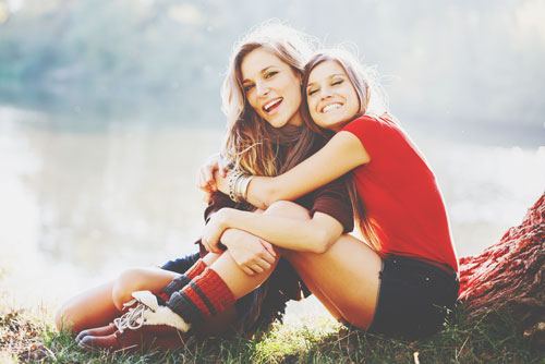 12星座【かまってほしいサイン】牡羊座はだだっ子に、蠍座は無言で近づく！