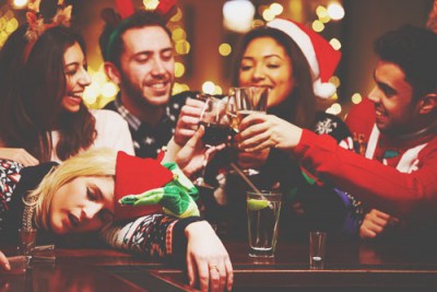 12星座【お酒で豹変】ランキング　水瓶座は熱弁をふるう！