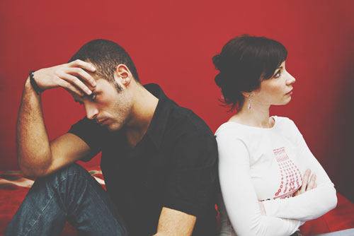 恋のマンネリ脱出法がわかる【心理テスト】穴のあいたセーター、どうする？