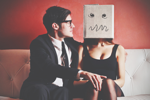 12星座【奥手女子】ランキング　牡牛座は男性の前では緊張してカチコチに！