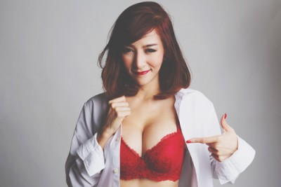 ブラジャーで見抜く恋愛観　フルカップは恋に不器用!?