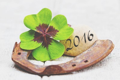 【2月の開運壁紙】恋愛運は「四葉のクローバー」！