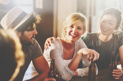 【モテ恋手相】感情線の先端が枝分かれしていたら、ホステスとしても活躍できるモテ運の持ち主！