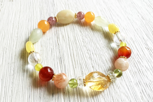 【プレゼント】2016年のお守りに！　カラフルでキュートな天然石ブレスレットを1名様に