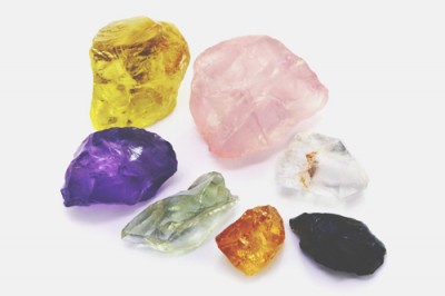 【フォーチュン・ストーン占い】春の恋をかなえる運命の石は？