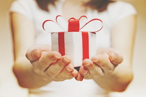 【心理テスト】送別会に贈るプレゼントでわかる、あなたが望んでいる人間関係