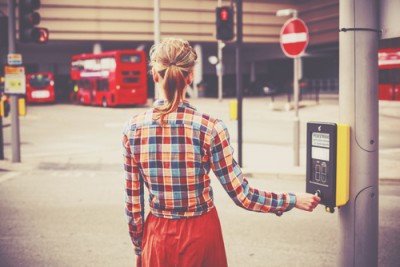 【心理テスト】赤信号の行動でわかる仕事を辞めたい願望