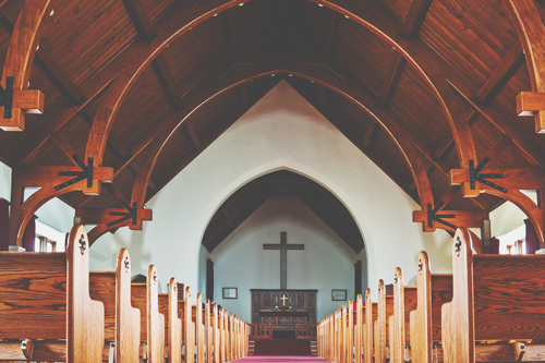 【6月の開運壁紙】恋愛運は「教会」、仕事運は「滝」の写真で運気アップ！