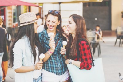 【心理テスト】食べ歩きでわかる体験したい恋