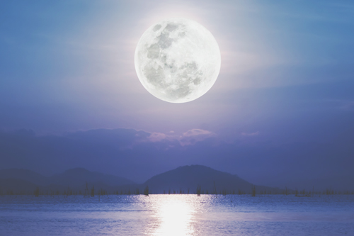 7月20日は山羊座の満月　自分への厳しさを手放して、目標成就の力を得よう！