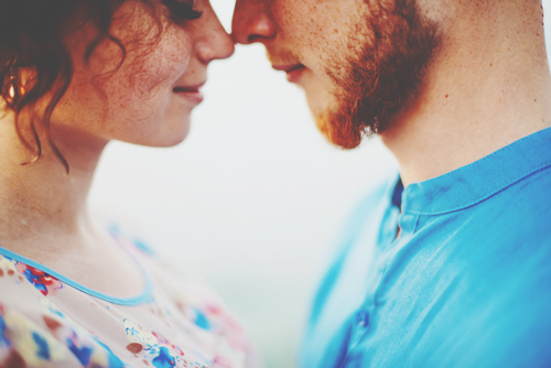 【タロット占い】年内に恋の出会いはある？　あなたに訪れる運命の出会いとは