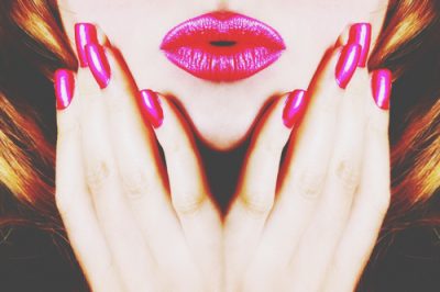 爪の形でわかる恋愛傾向 四角い爪の人は真面目な恋!