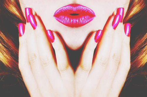 【爪占い】爪の形でわかる恋愛傾向 四角い爪の人は真面目でマイペースな恋!