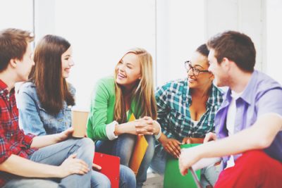 12星座【人を引き寄せる】ランキング　双子座は人の輪ができる