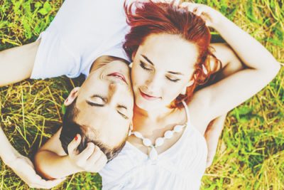 【言霊相性占い】「i」の女性×「u」の男性は幸せカップル