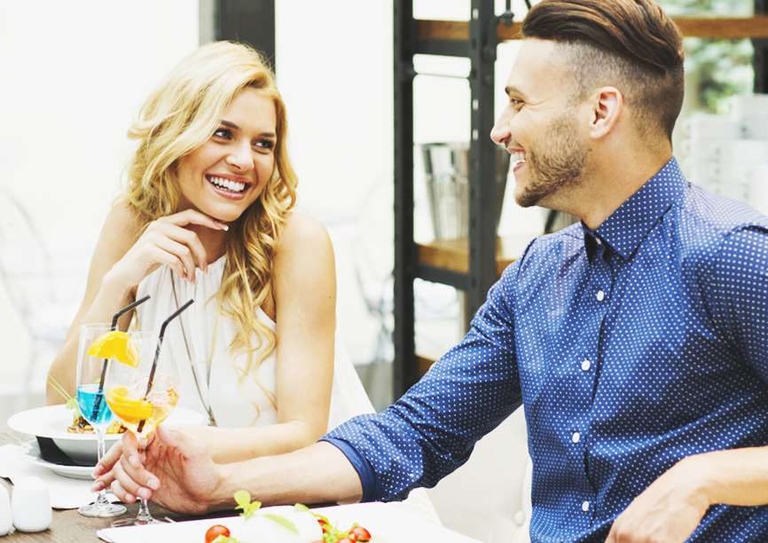 恋愛占い｜恋のきっかけはすぐそばに！　あなたが運命の人と出会う可能性は？【無料占い】