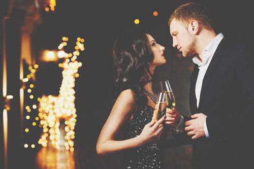 【心理テスト】シャンパンを抜いたらびっくり!?　理由でわかる恋の略奪方法