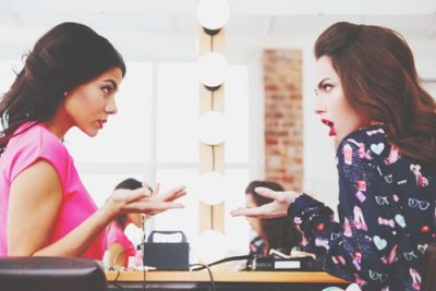 12星座【2017年要注意人物】双子座は大げさな人、蠍座は何かと頼ってくる人！