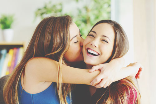 つらいときなぐさめてほしい人がわかる【心理テスト】泣いている子どもに駆け寄った人は誰？