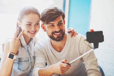 【心理テスト】 憧れの人との写真でわかる過去の恋の扱い方