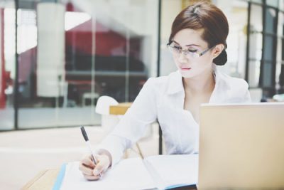 12星座【仕事がデキる】ランキング　双子座は複数の仕事を同時進行！